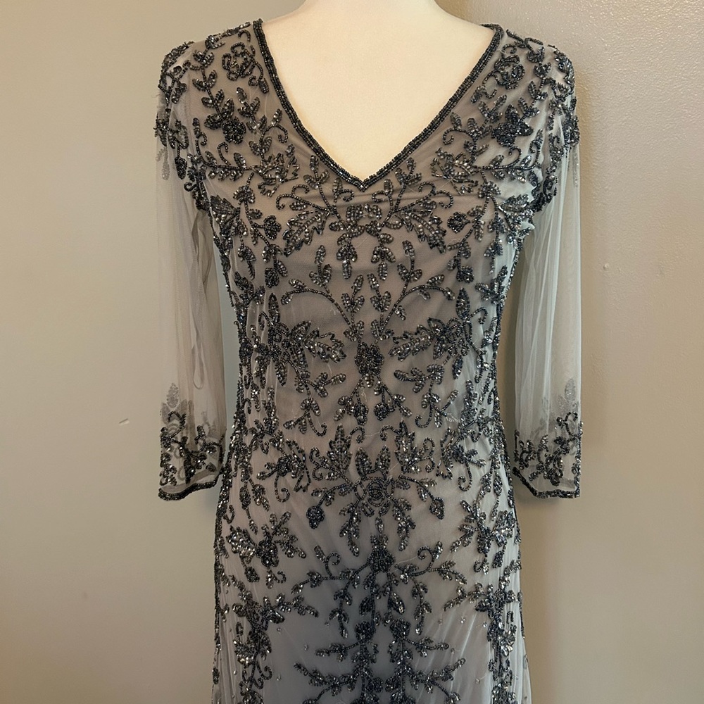 Pissaro Nights Size‎ 4 Beaded Gowm